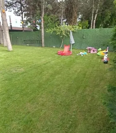 Uludag Manzarali Kis Bahcesi *