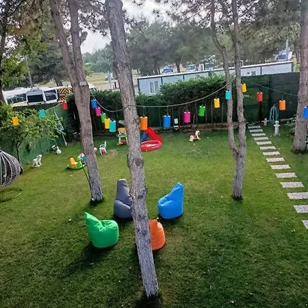 Uludag Manzarali Kis Bahcesi