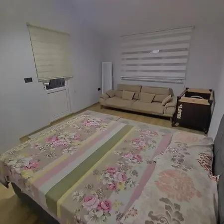 Uludag Manzarali Kis Bahcesi